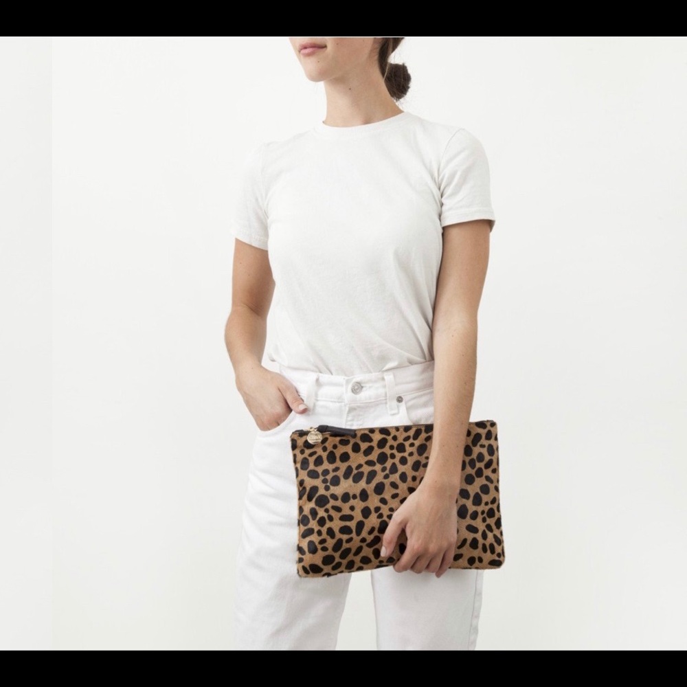 Clare V flat clutch